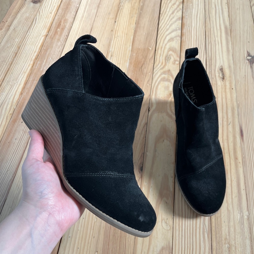 TOMS Leila Wedge Ankle Booties Womens 8.5 Black Suede Stacked Heel Slip On Boot